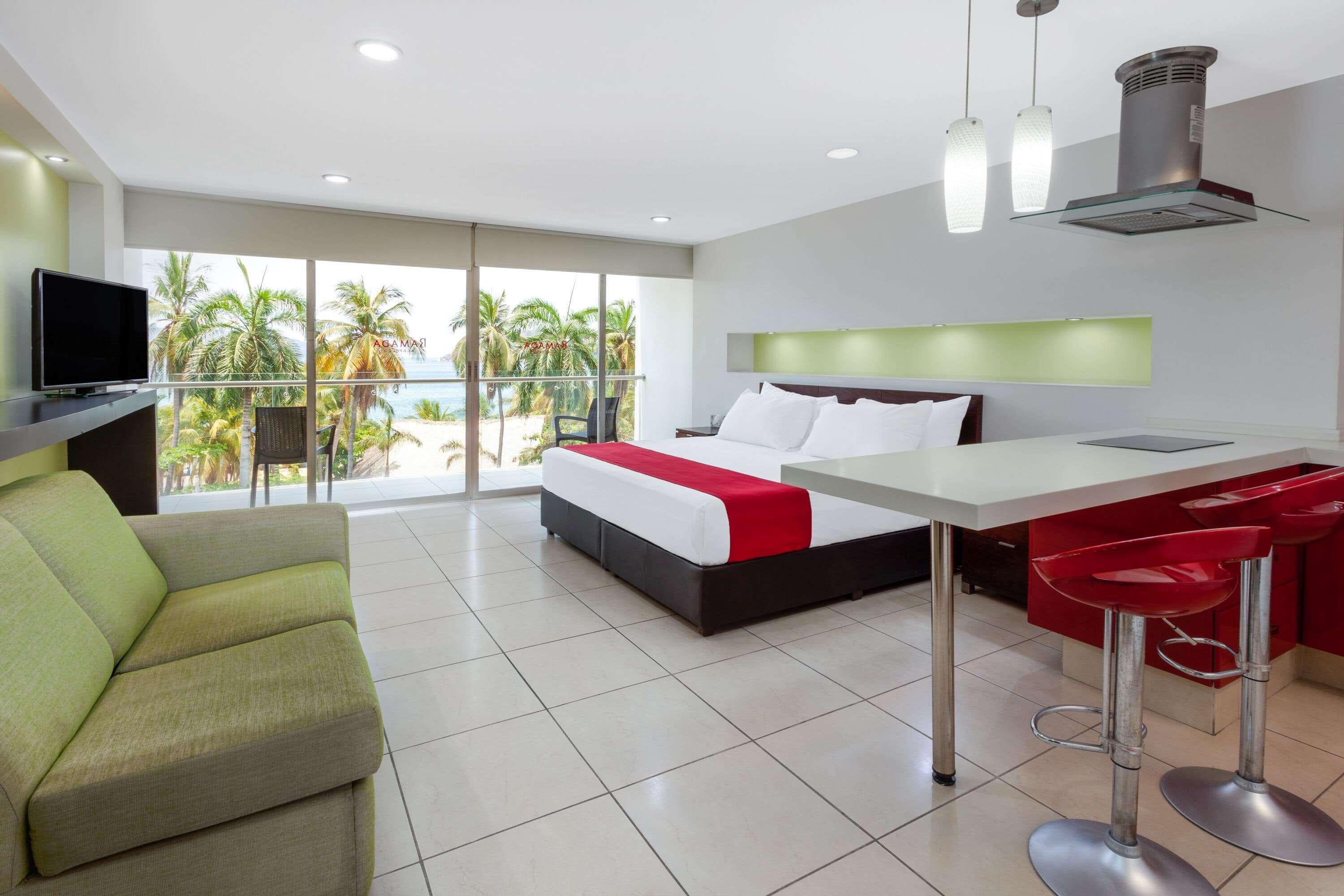 Ramada By Wyndham Acapulco Hotel & Suites Экстерьер фото